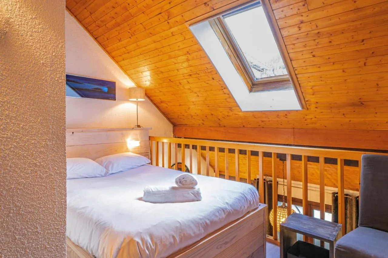 Chamour - A Duplex Apartment With Mont-Blanc View Chamonix